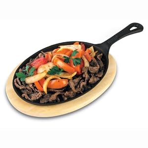 Heuck Hecuk 33036 Pre-Seasoned Cast Iron Fajita Pan with Wooden Base