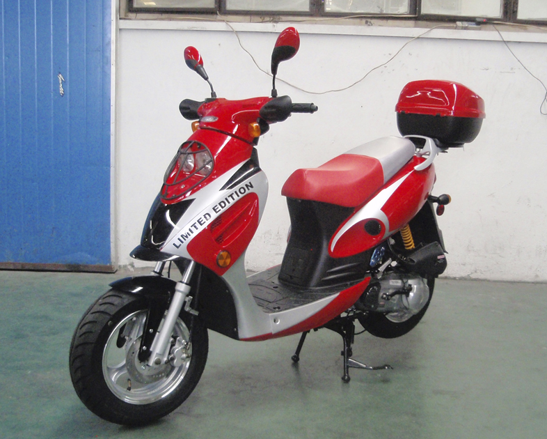 Roketa&nbsp; Roketa MC-T07-12 RED Gas 2 Stroke 49cc Moped Scooter w/ Trunk