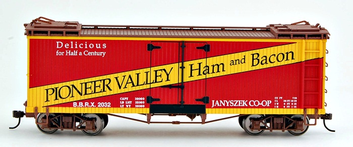 Spectrum Plus Spectrum On30 Scale Train Reefers Pioneer Valley Ham & Bacon 27403 at Sears.com