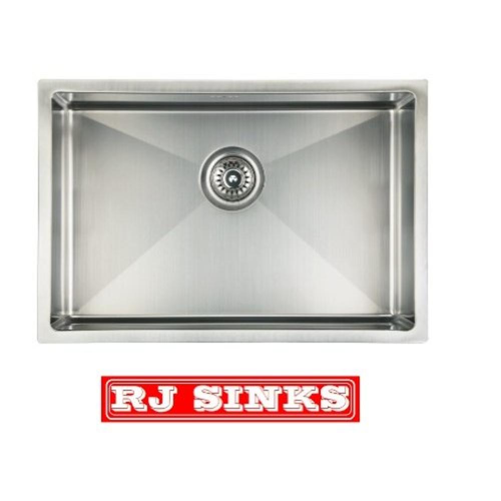 29" Premium Low Radius Single Bowl Undermount 16 Gauge Stainless Steel Kitchen Sink with Grid & Strainer