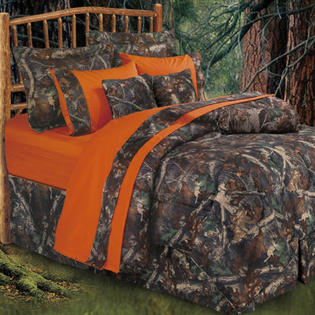 HiEnd Accents Oak Camo Bedding Collection (4 Pieces) - Size: Queen HiEnd Accents Oak Camo Bedding Collection (4 Pieces) - Size: Queen