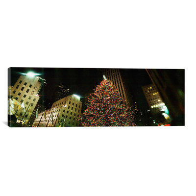 iCanvasART Christmas Tree Lit up at Night, Rockefeller Center, Manhattan, New York City Photographic Print on Canvas in clr -Size:24 iCanvasART Christmas Tree Lit up at Night, Rockefeller Center, Manhattan, New York City Photographic Print on Canvas in clr -Size:24