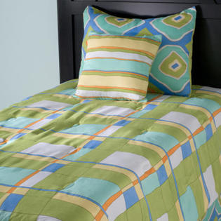 Rizzy Kids Plaid 3 Piece Comforter Set - Size: Full / Queen Rizzy Kids Plaid 3 Piece Comforter Set - Size: Full / Queen
