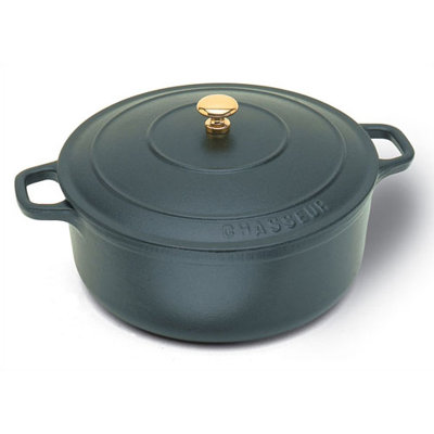 Paderno World Cuisine Cast Iron Oval Dutch Oven - Size: 5.5-Qt.