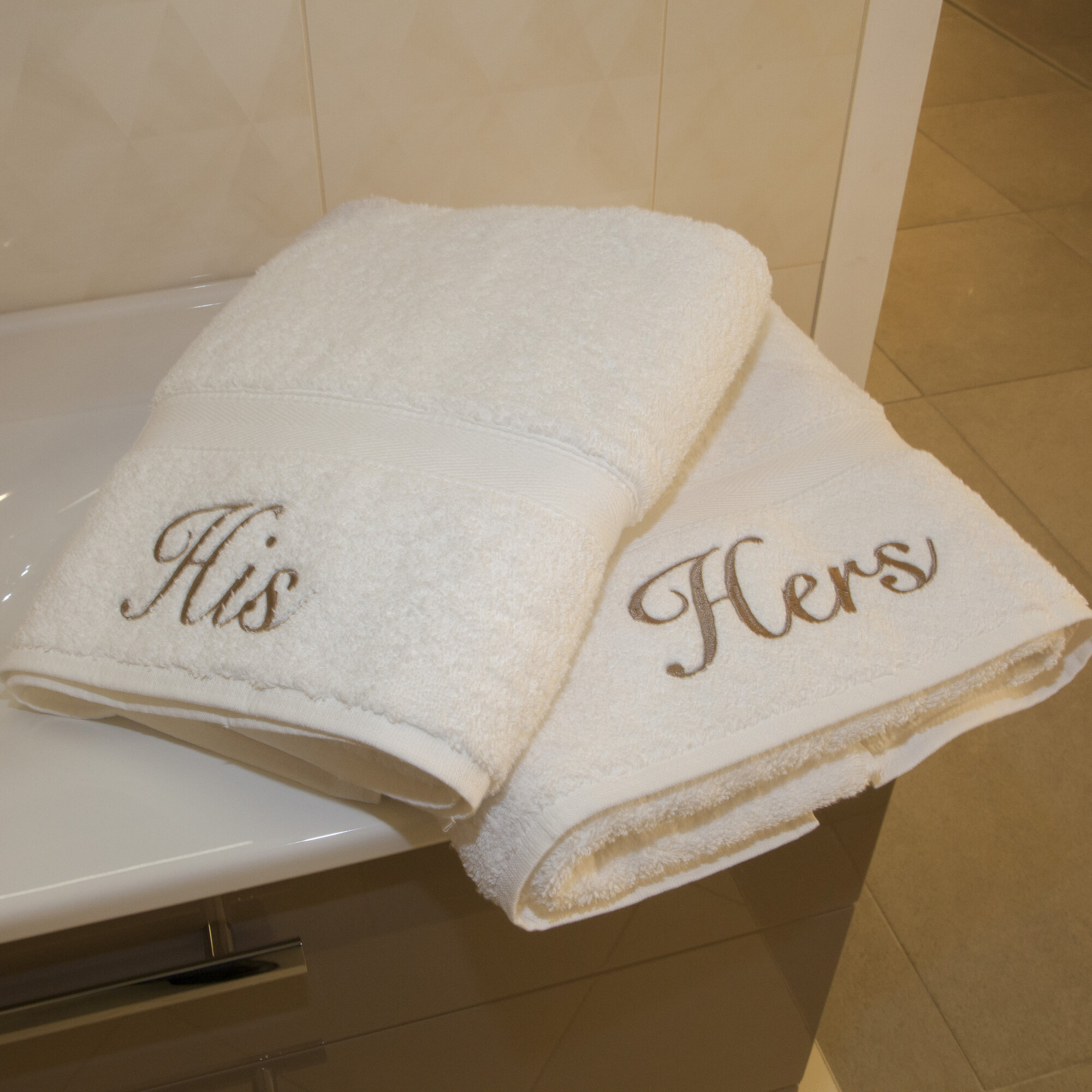 Luxury Hotel and Spa Personalized His and Hers Hand Towel (Set of 2)