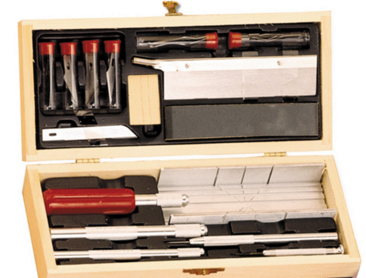 Grobet CRAFTSMEN KNIFE & TOOL SET OF 28 at Sears.com