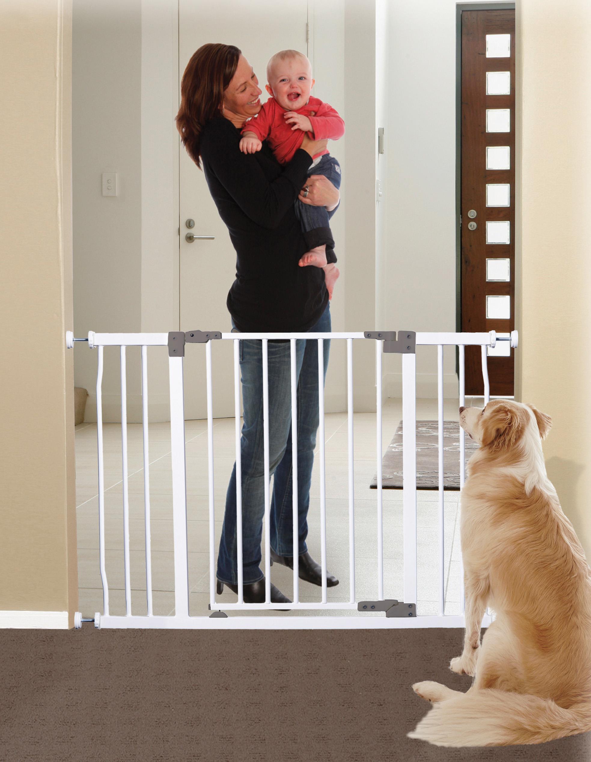 Dream Baby Dreambaby Liberty Extra Wide Auto Close Security Gate w Stay Open Feature