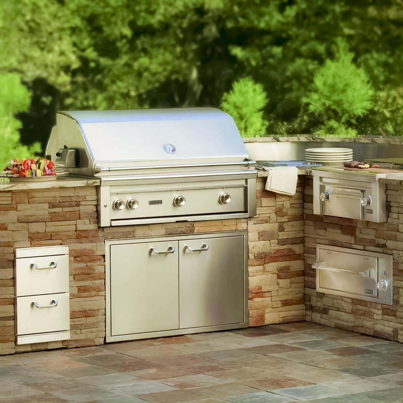 Lynx 36-inch Built-in Natural Gas Grill With Rotisserie L36r-1-ng