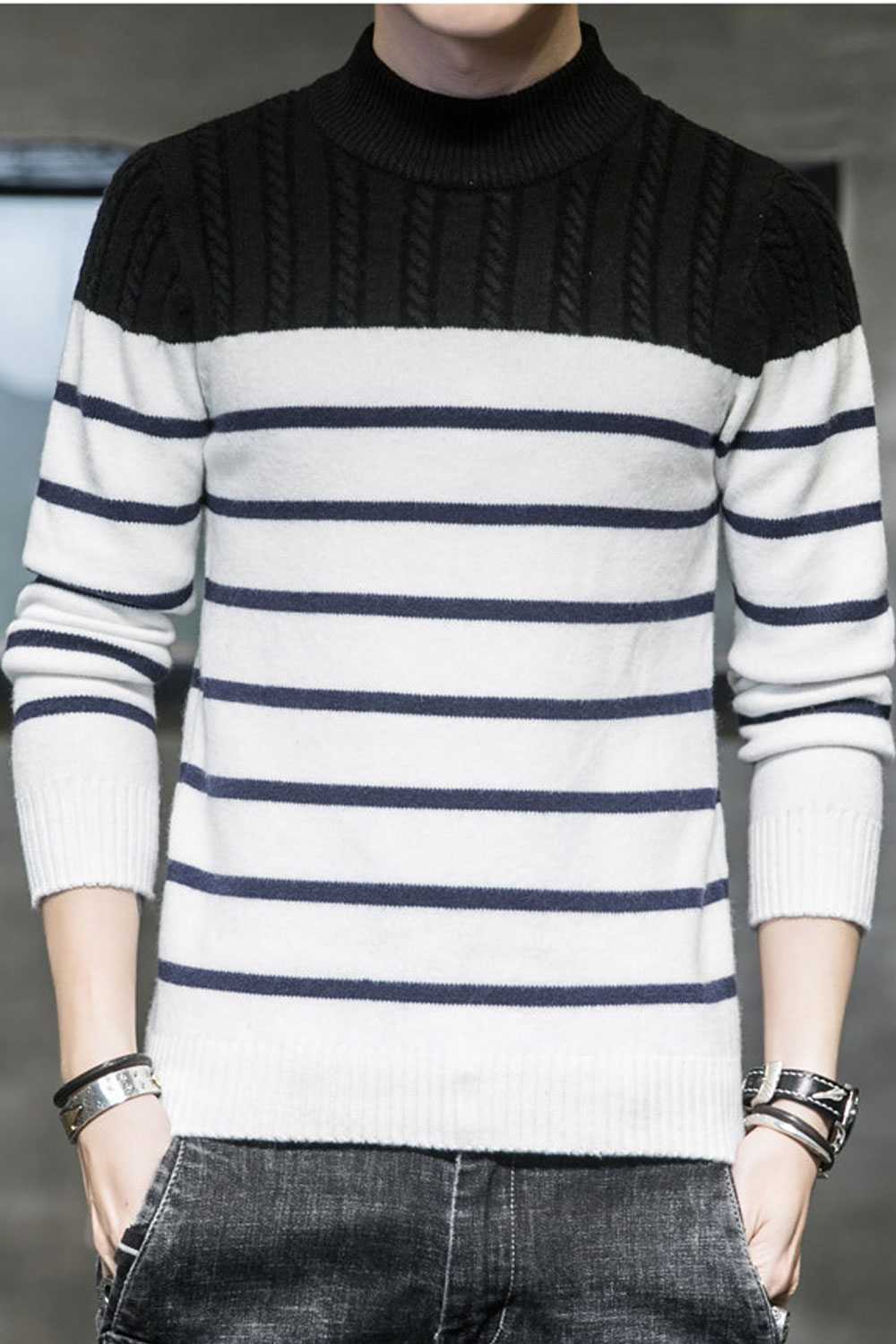 ZaraBeez Men Comfortable Round Neck Elasticated Cuff Thick