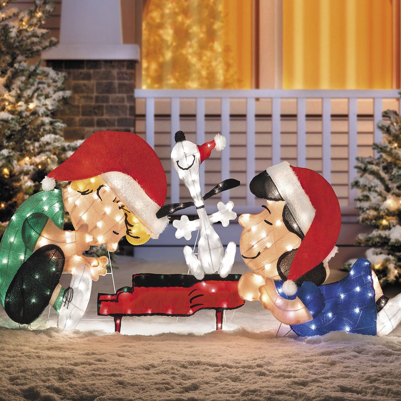 Peanuts Llc Create A Classic Peanuts Christmas Yard 2 Pre Lit