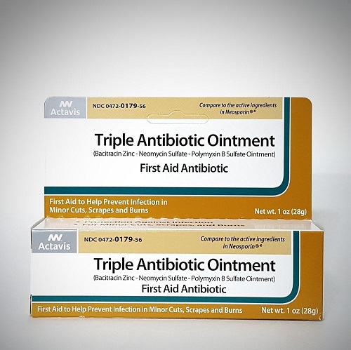 triple antibiotic cream on dogs