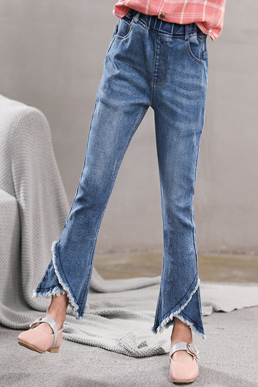 bell bottom style jeans