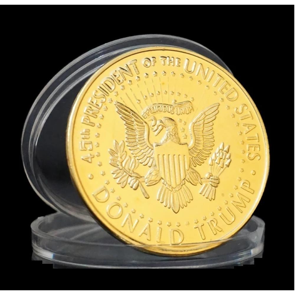World Coins 24K Gold-Plated Donald J. Trump President 2020 Eagle Seal Commemorative Collectible Souvenir Challenge Coin w/Display Case