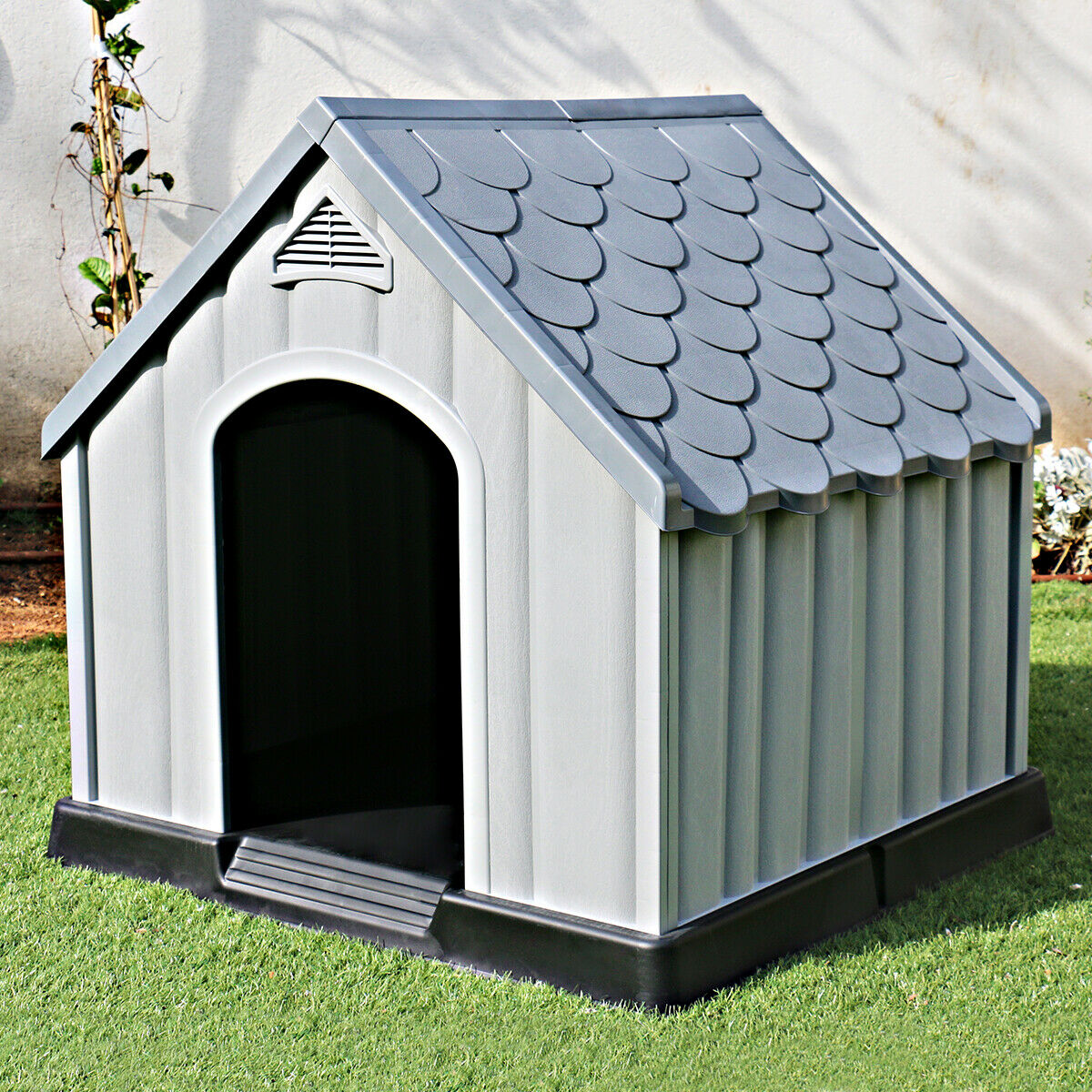 medium plastic dog house