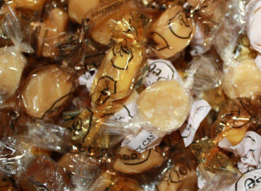 Queen Bee Gardens Natural Honey Caramel Pralines Candy Chews