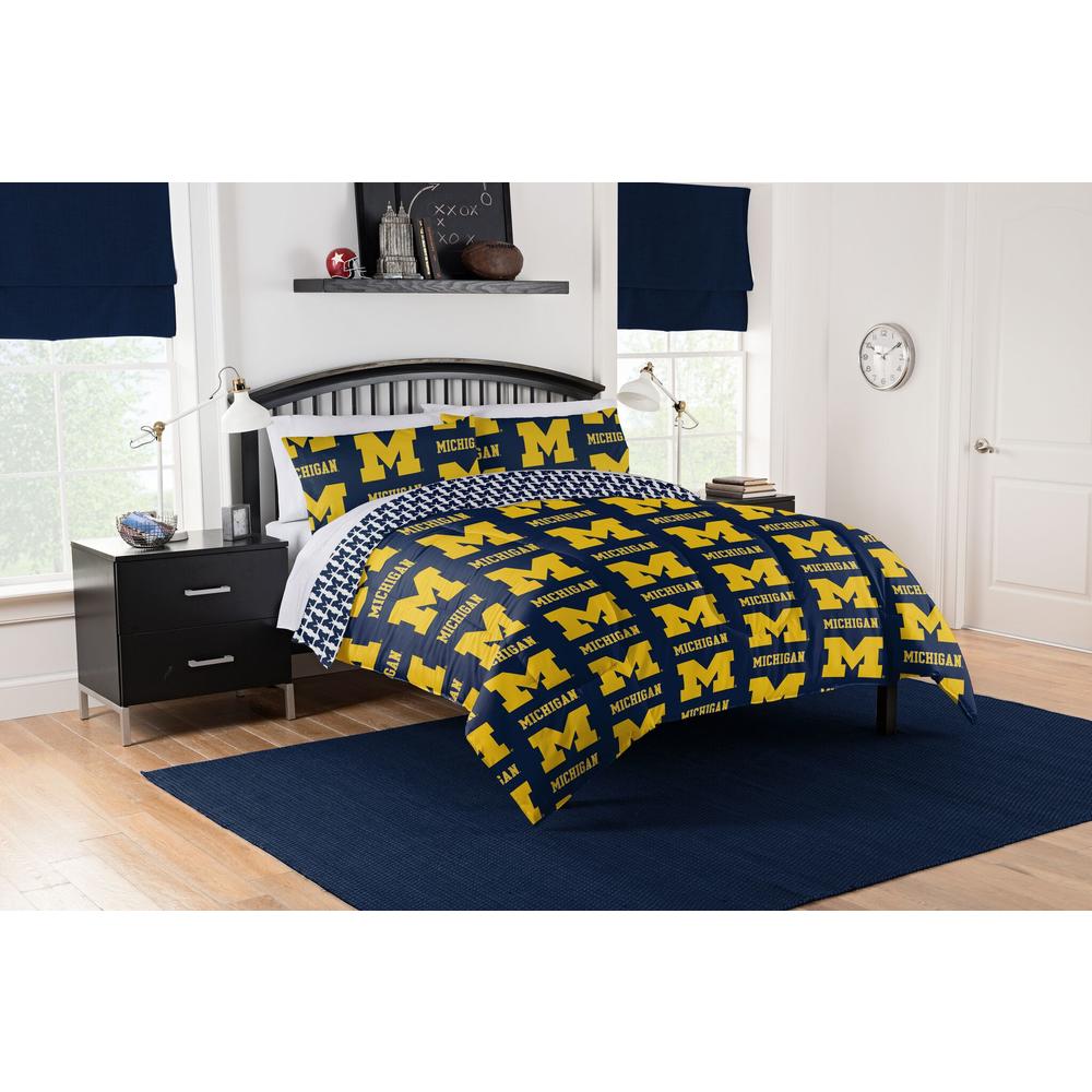 The Northwest Group NCAA Michigan Wolverines Rotary Queen Bed In A Bag Set
