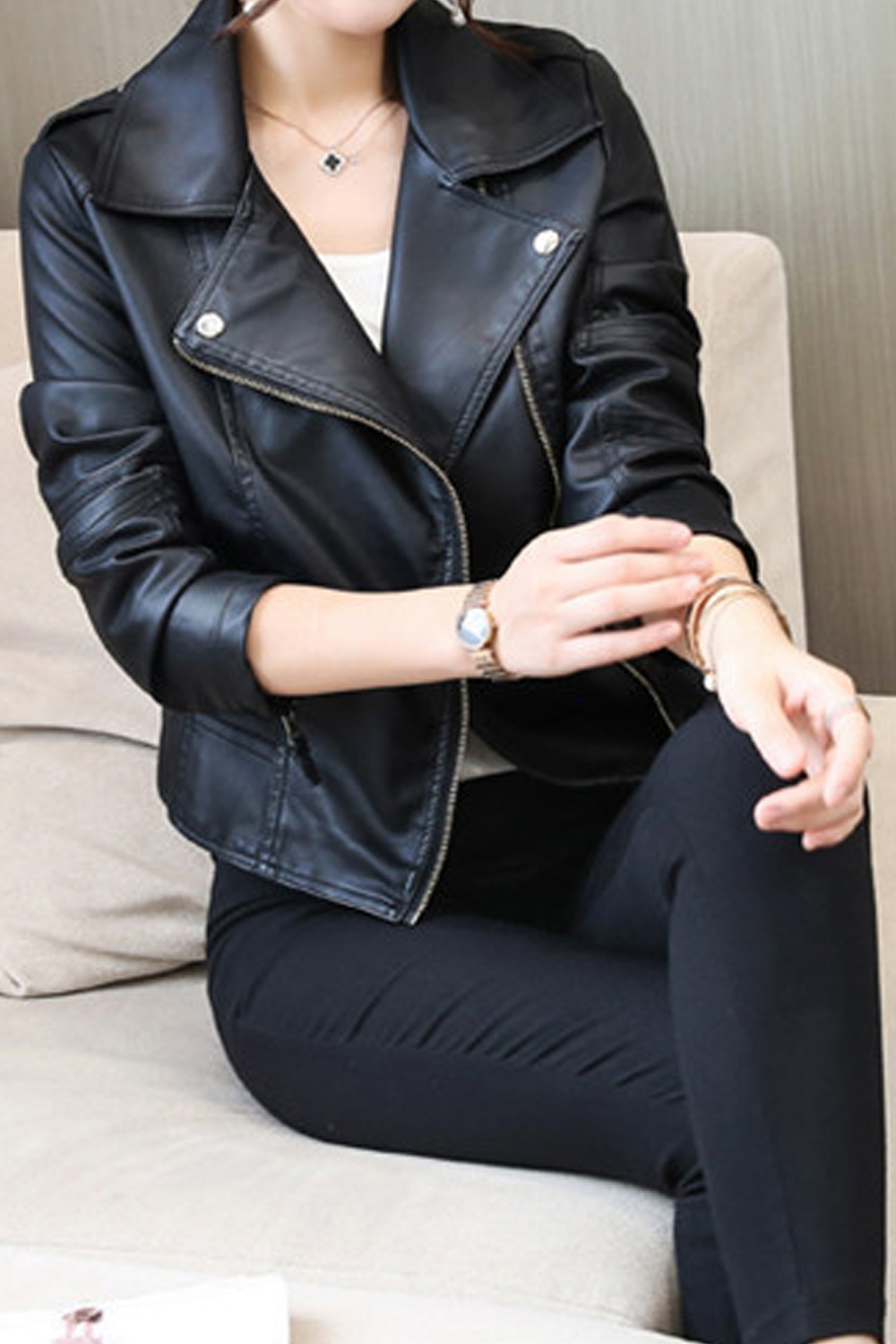 Unomatch Women Elegant Regular Fit Style Long Sleeve Solid Pattern Winter Leather Jacket
