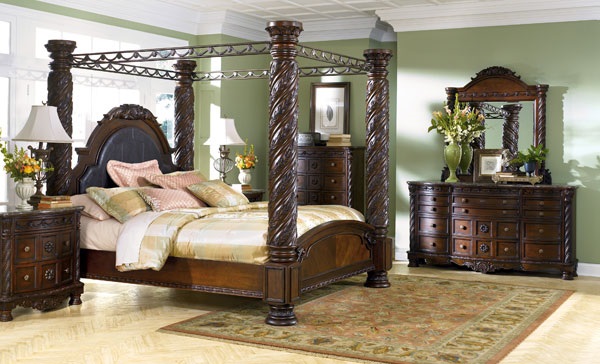 Canopy King Bedroom Set