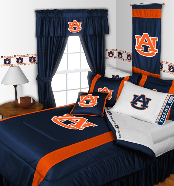 Sports Coverage Auburn Tigers 6 Pc Full Comforter Set and One Matching Window Valance/Drape Set (84 Inch Drapes)