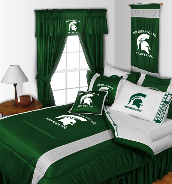 Sports Coverage Michigan State Spartans 6 Pc Full Comforter Set and One Matching Window Valance/Drape Set