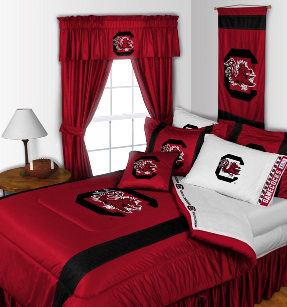 Sports Coverage South Carolina Gamecocks 8 Pc KING Comforter Set (Comforter, 1 Flat Sheet, 1 Fitted Sheet, 2 Pillow Cases, 2 Shams, 1 Bedskirt)