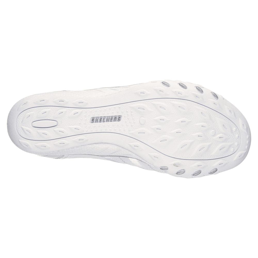 Skechers Women's Relaxed Fit Breathe Easy Faithful Sneaker - White