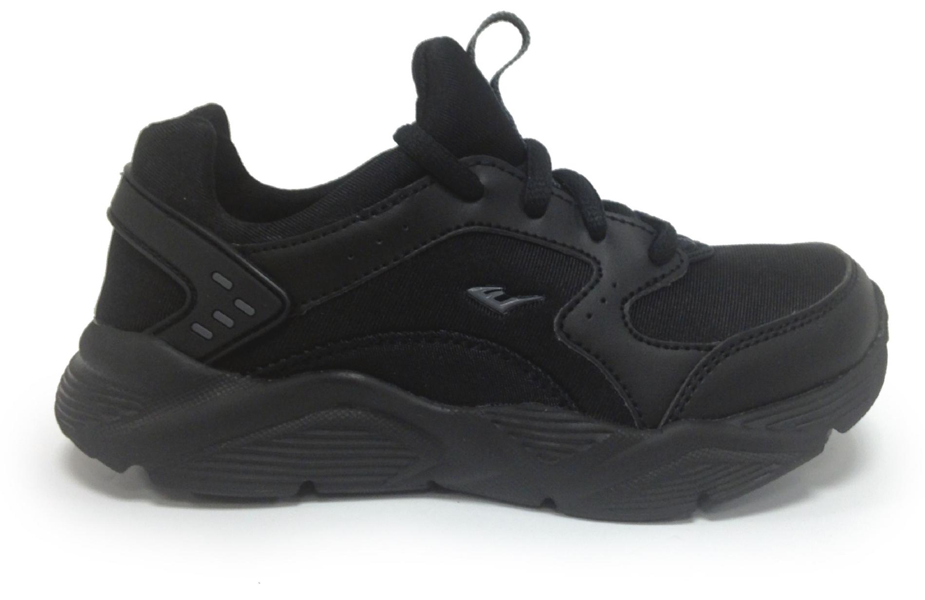 Everlast&reg; Boy's Breakout Black Athletic Shoe