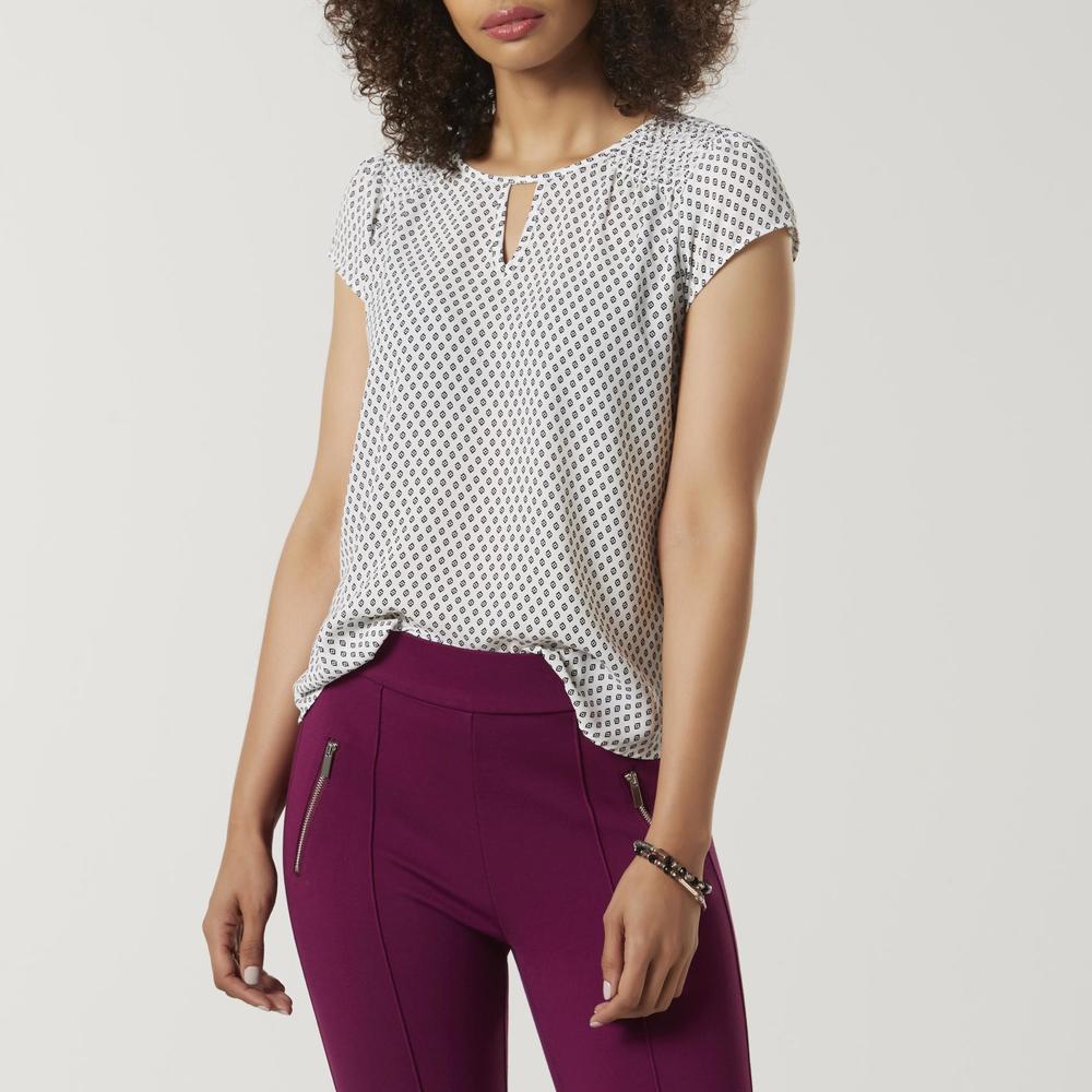 Simply Styled Women's Smocked Shoulder Top - Geometric
