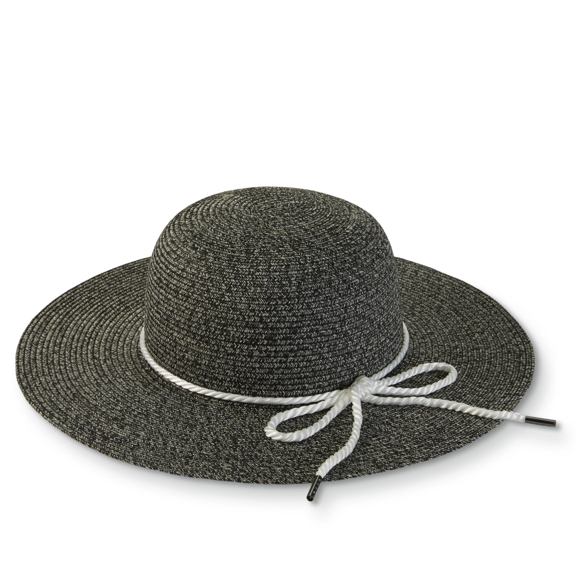 womans floppy hat