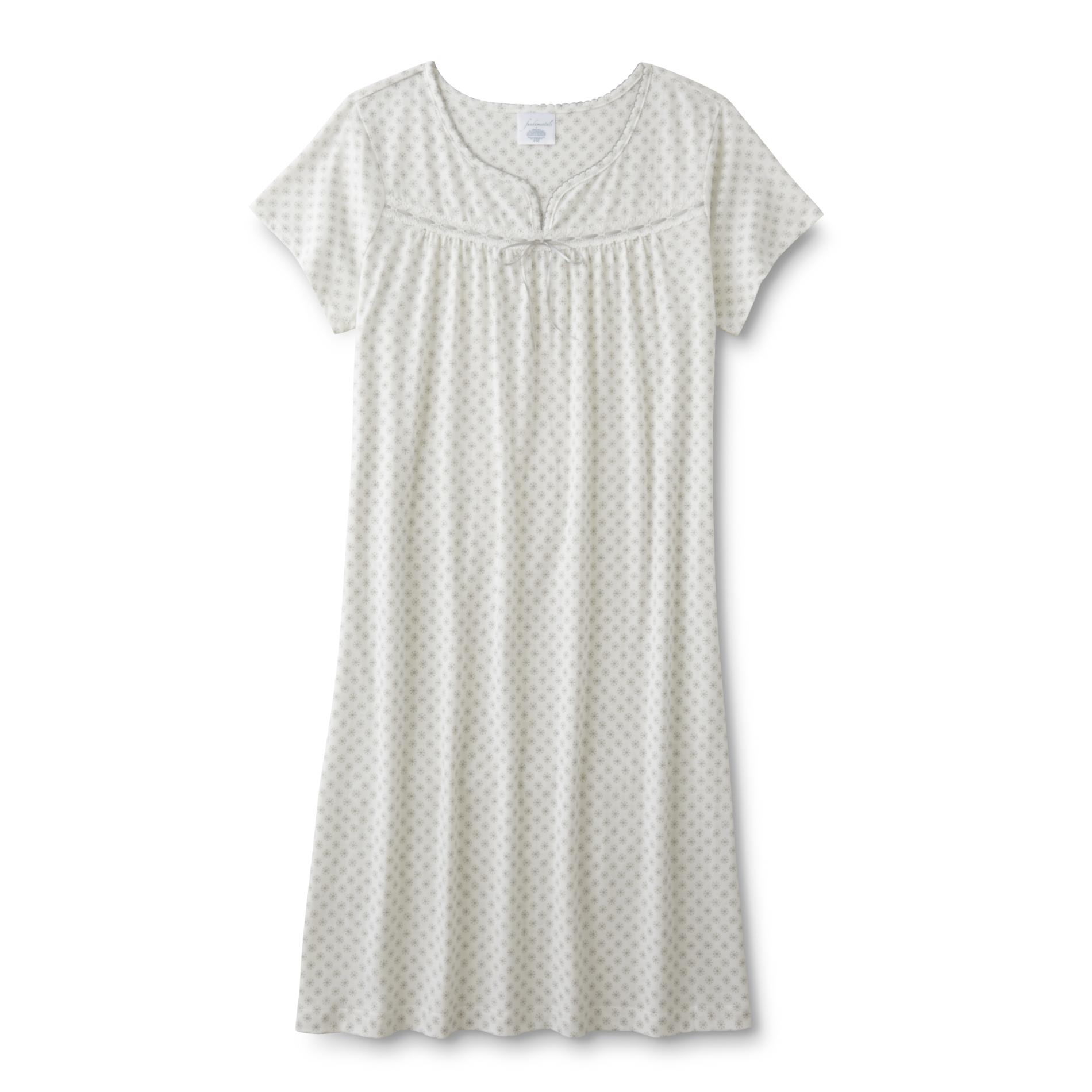 Fundamentals Women's Plus Short-Sleeve Nightgown - Snowflakes
