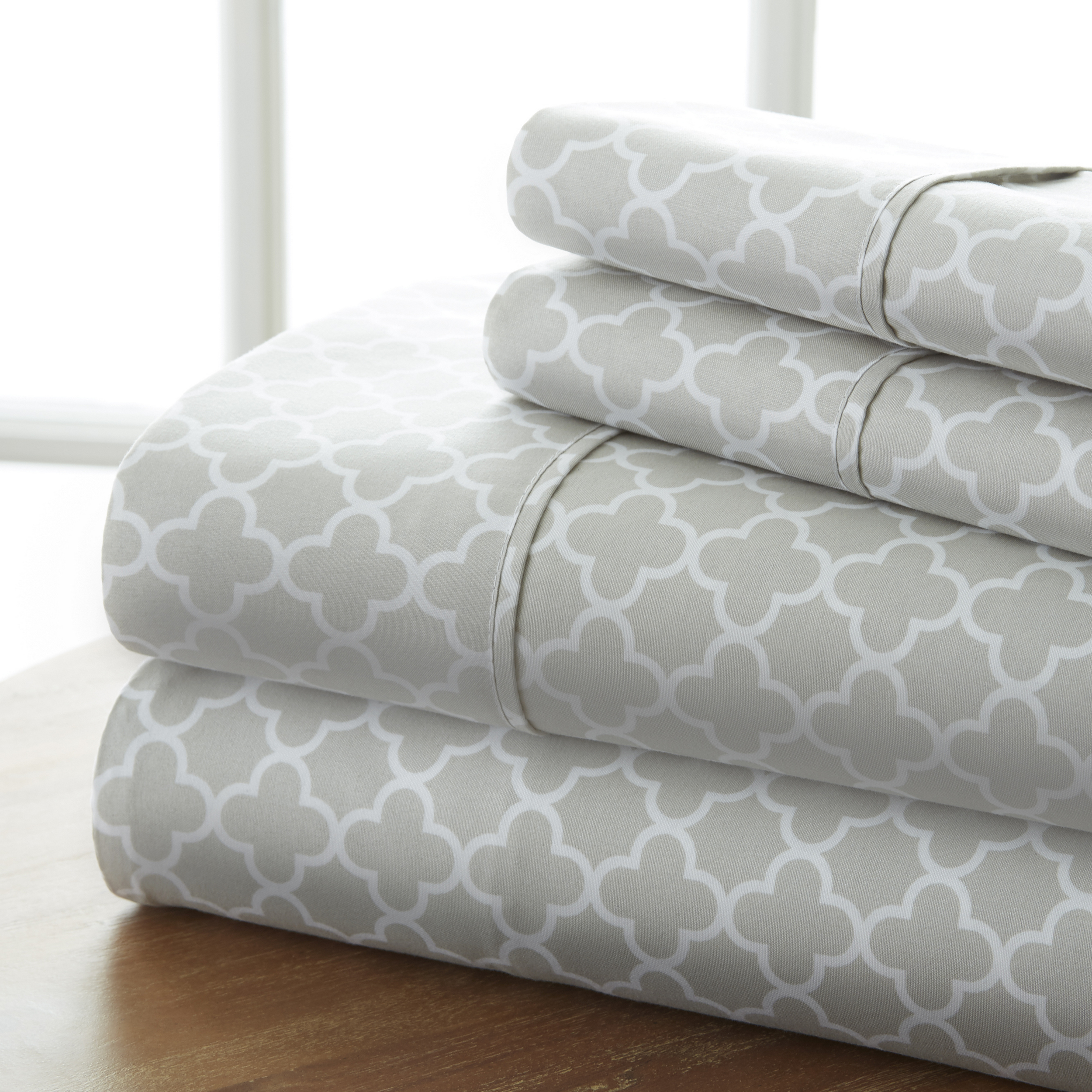 ienjoy Home Premium Ultra Soft Quatrefoil Pattern 4 Piece Bed Sheet Set