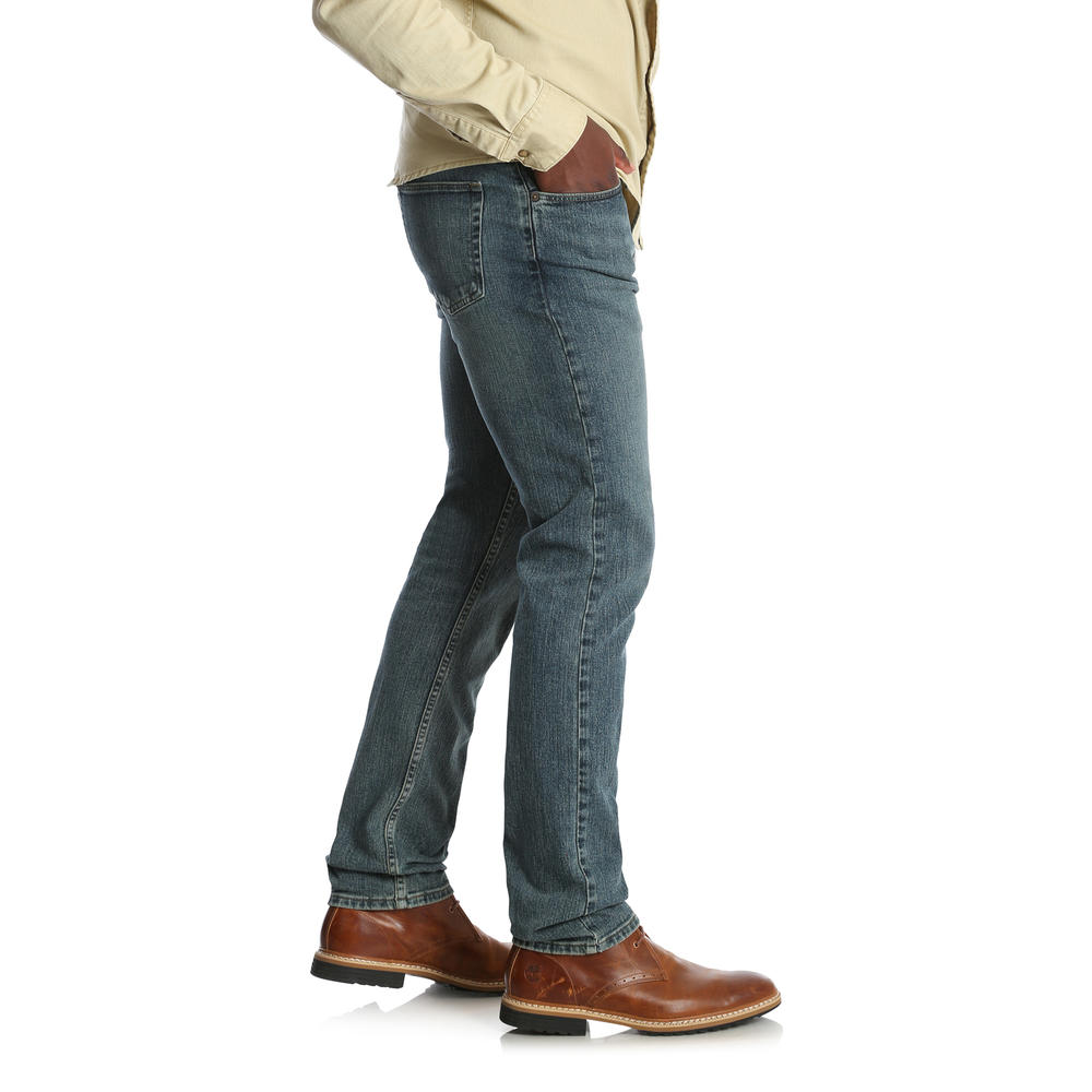 Wrangler Men&#8217;s Regular Fit Jeans