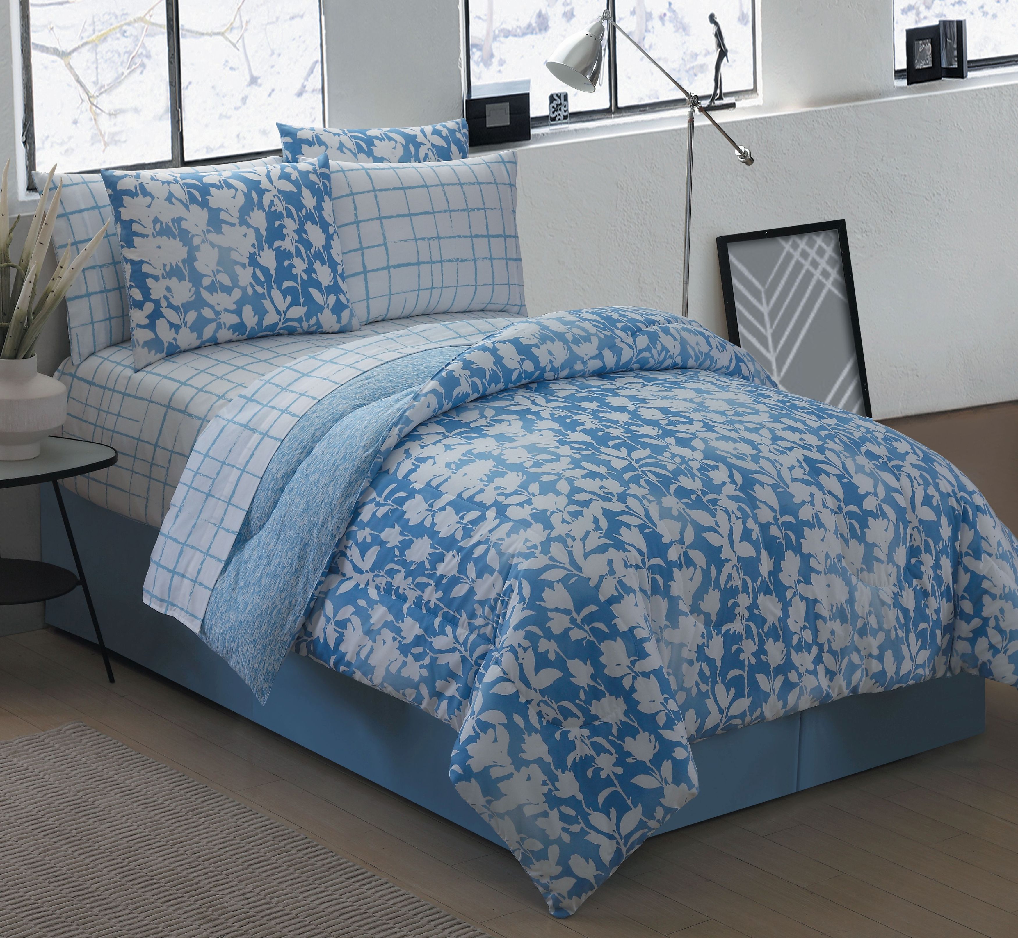 Avondale Manor  Edgewood 8-piece Bed in a Bag Set King BLUE