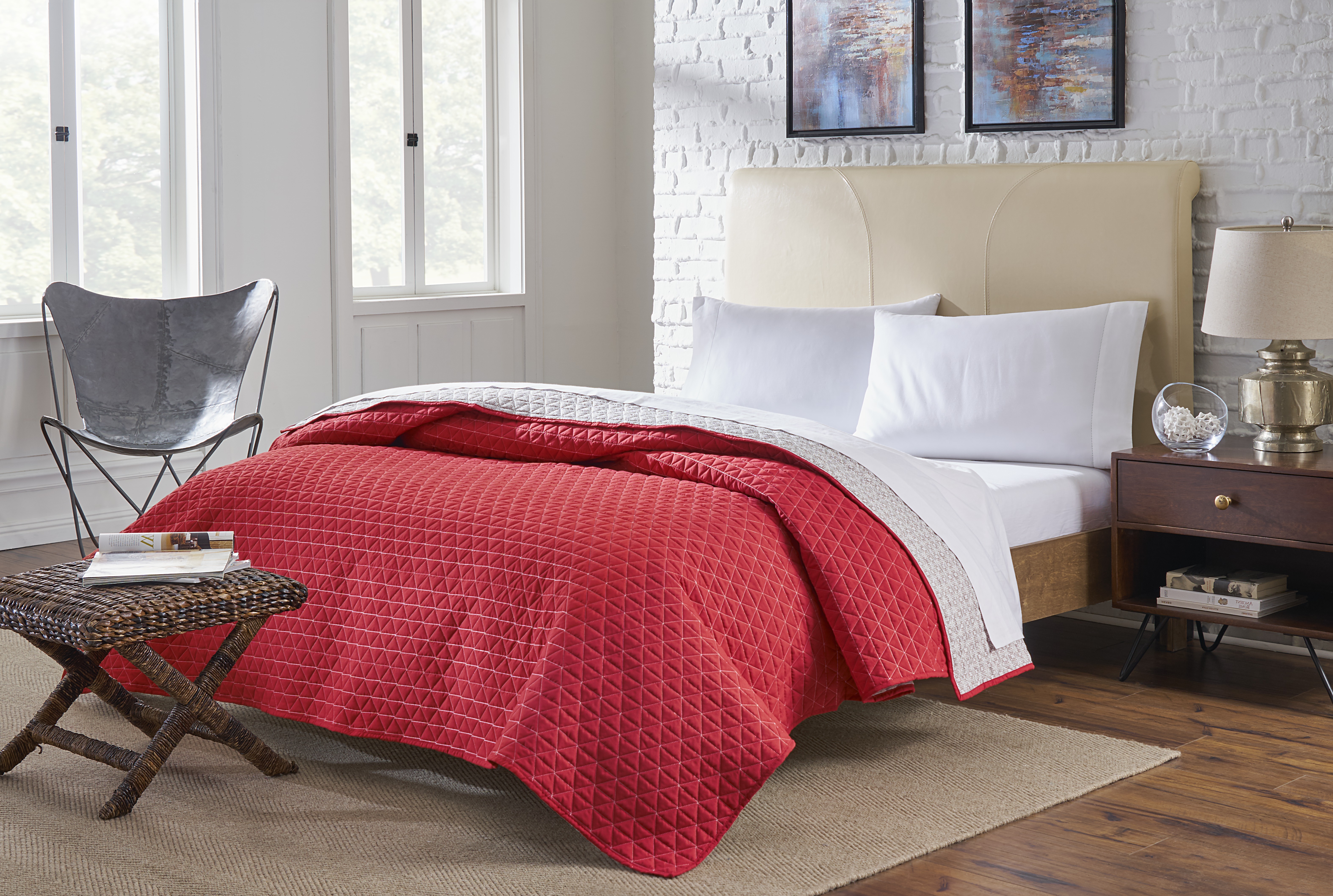 Colormate Solid Quilt - Red
