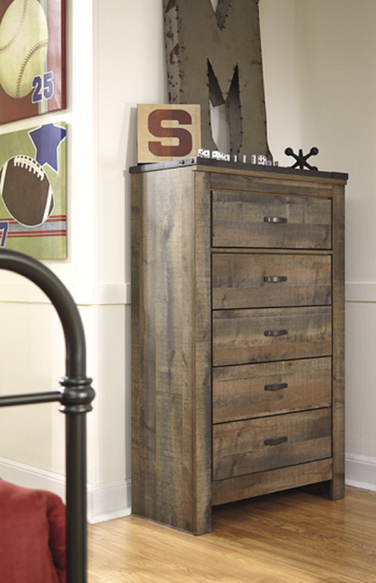 Signature Design by Ashley Trinell Chest of Drawers