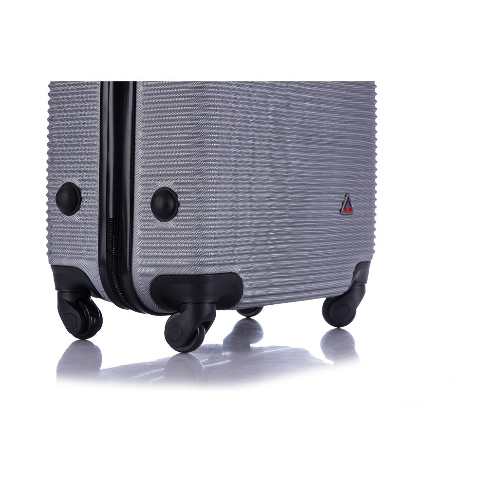 INUSA Royal lightweight hardside spinner 32 inch Silver