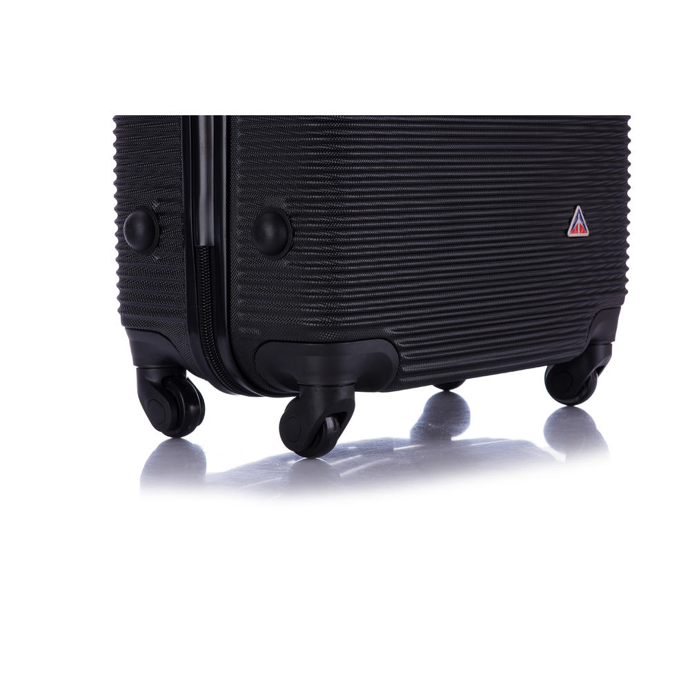 INUSA Royal lightweight hardside spinner 32 inch Black