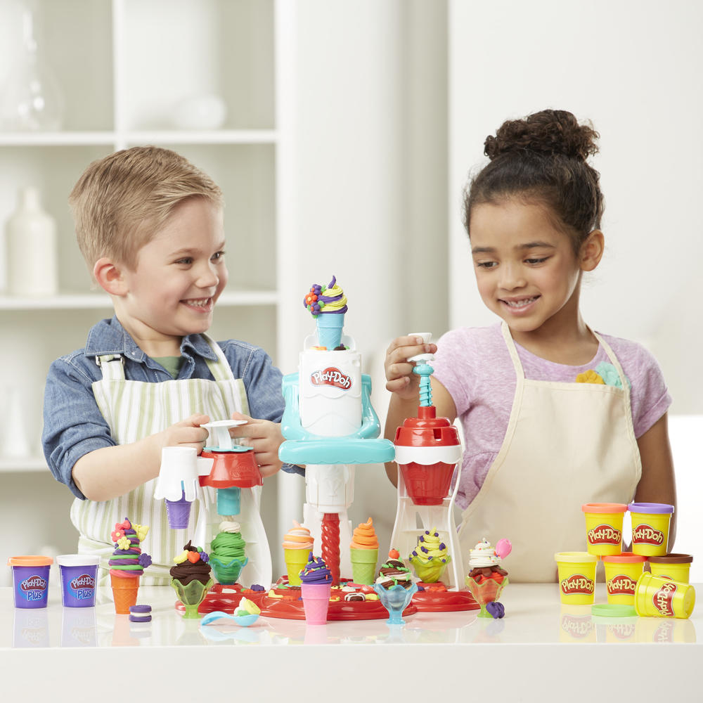 Play-Doh Kitchen Creations Ultimate Swirl Ice Cream Maker