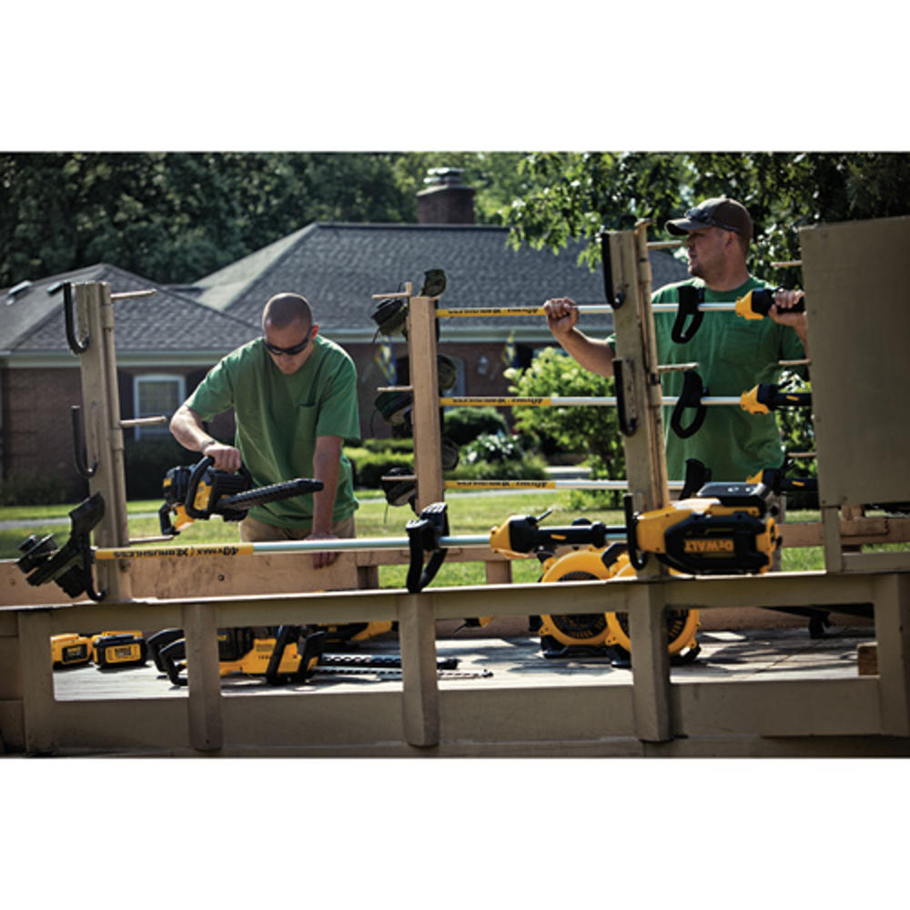 DeWalt DCST990M1 40V Max LithiumIon String Trimmer