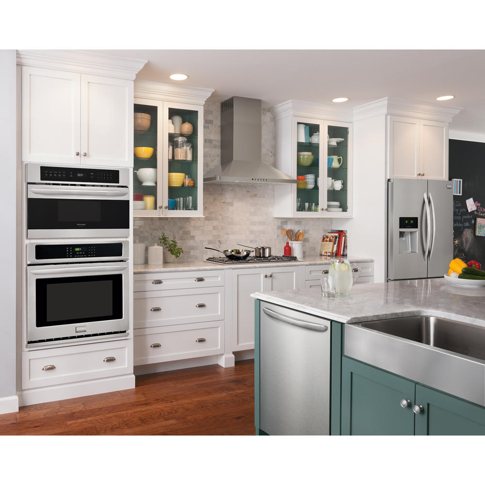 Frigidaire Gallery FGMO3067UF 30'' BuiltIn Microwave Oven with Drop