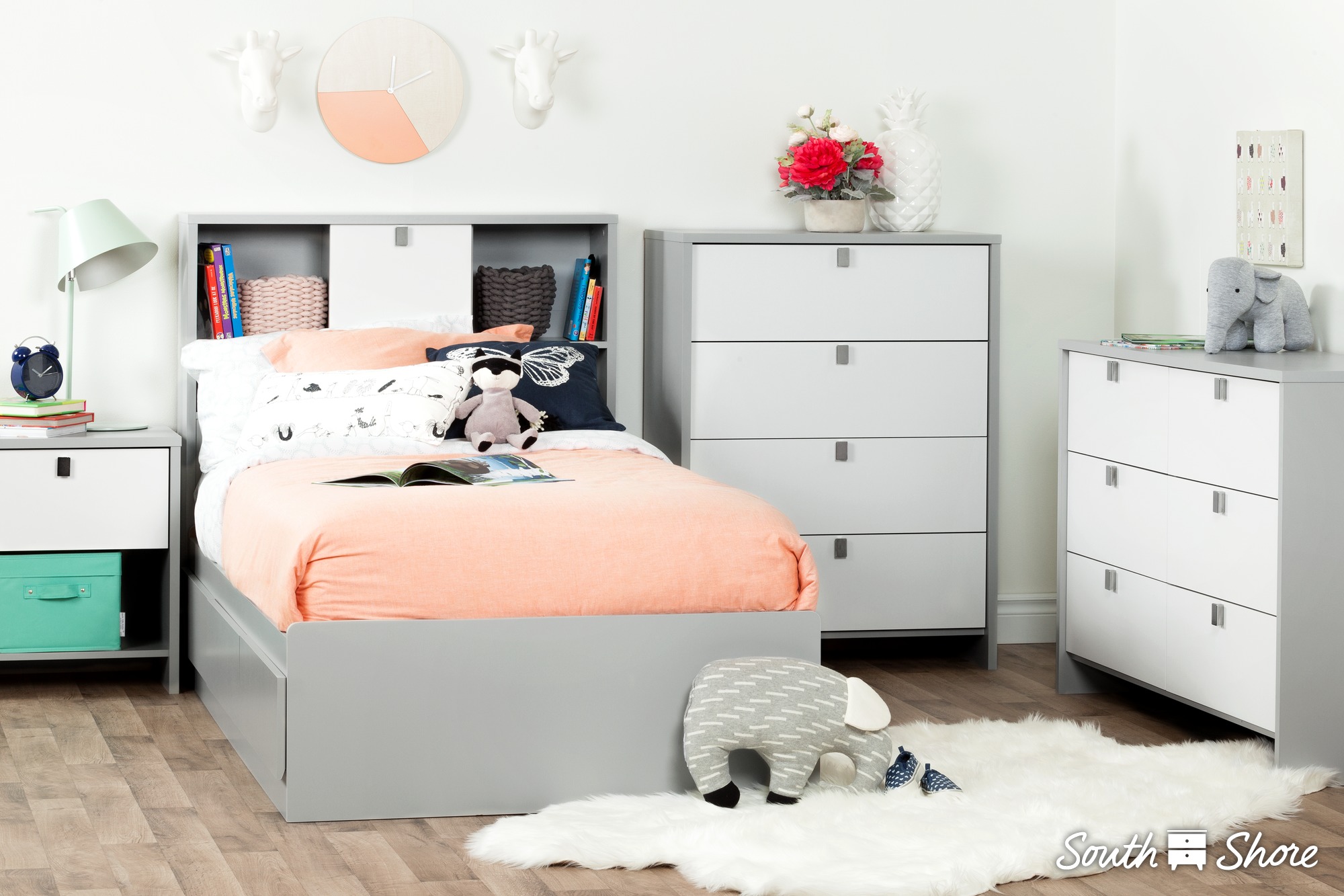 sachin and babi light blue dress Universal 6-Drawer Dresser
