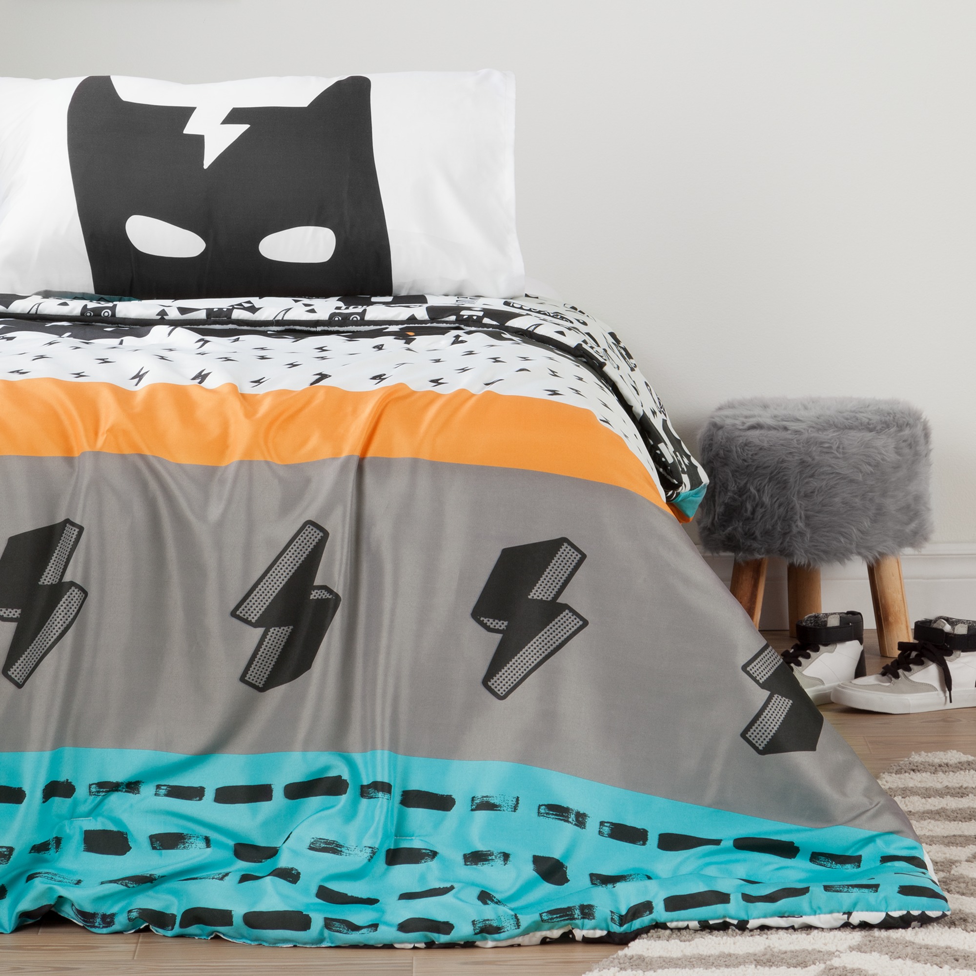 South Shore DreamIt Superheroes Comforter and Pillowcases- Black and White