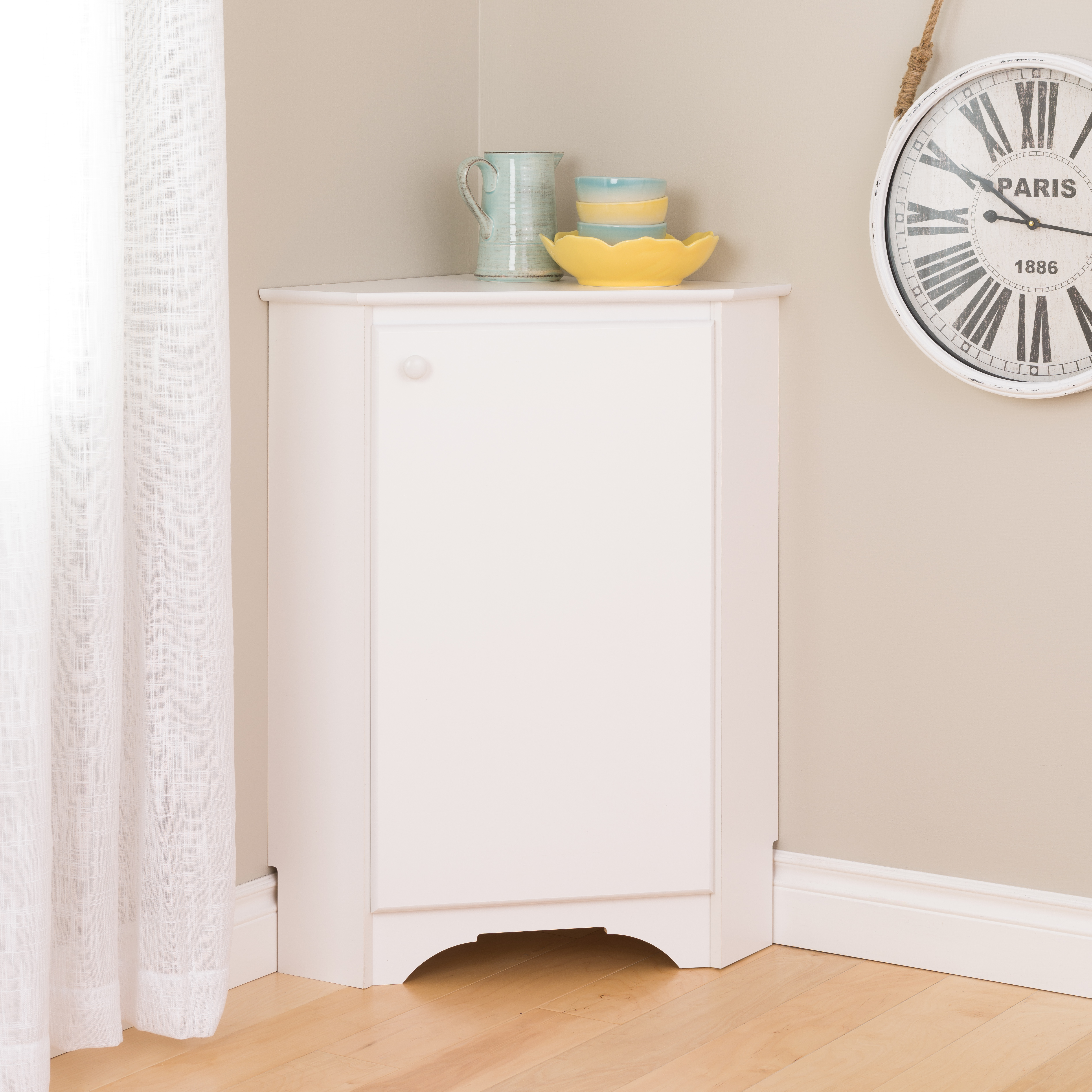 Wait corner. Pile tall 2-door corner unit.