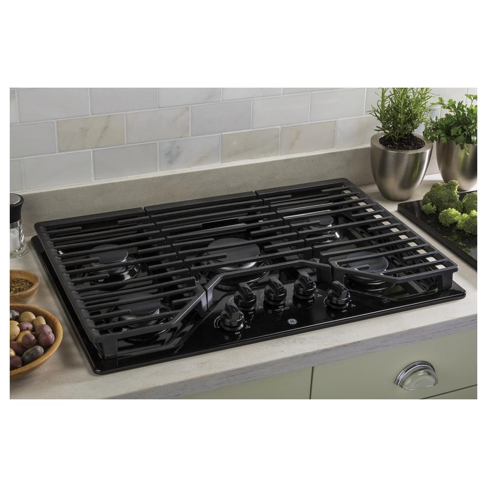 GE Appliances JGP5030DLBB 30" BuiltIn Gas Cooktop Black