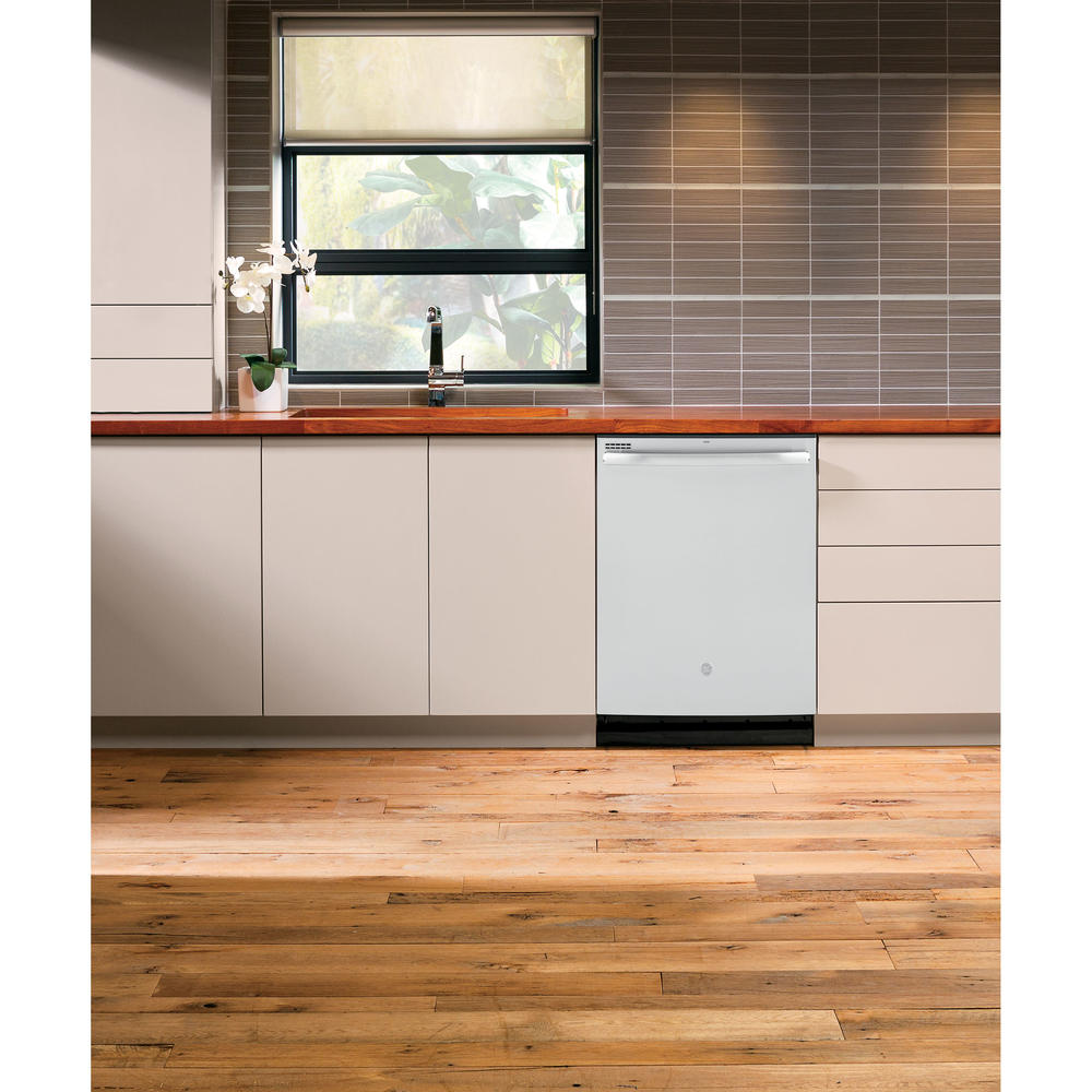 GE Appliances GDT635HSMSS 24" BuiltIn Dishwasher with Hidden Controls