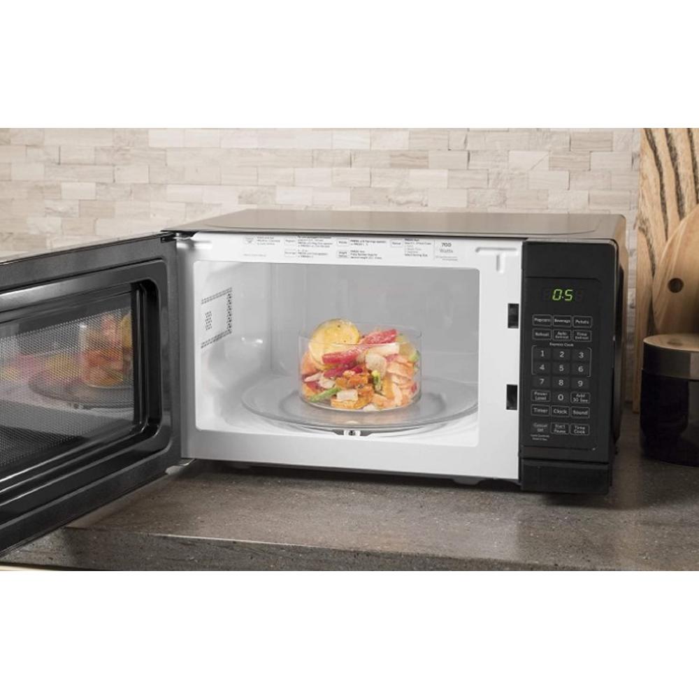 GE Appliances JES1072DMBB 18" 0.7 cu.ft. Black Countertop Microwave
