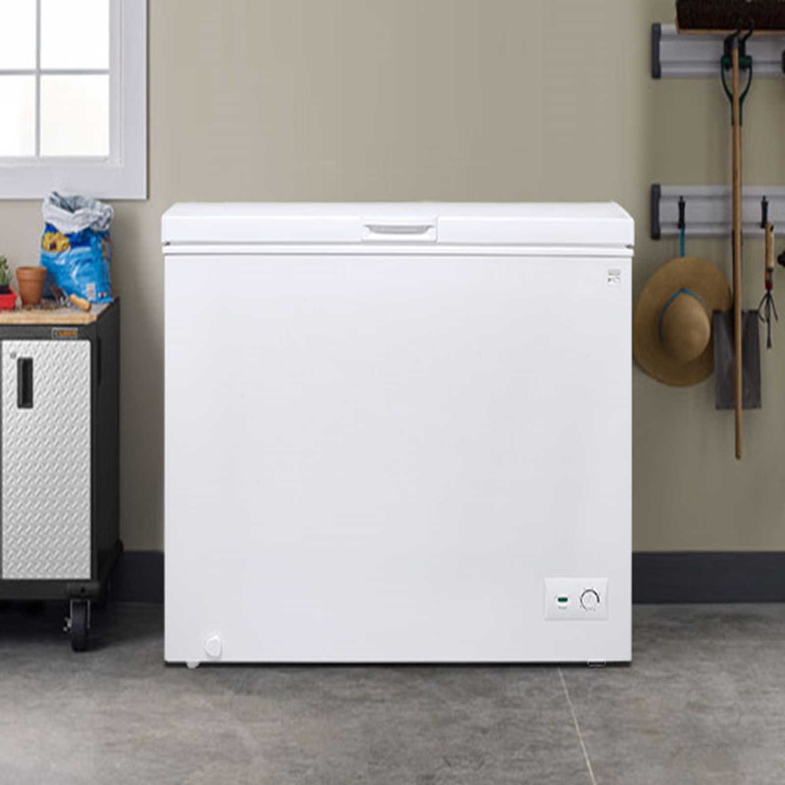 Kenmore KKCF8.7-W (246L) Garage-Ready Chest Freezer - 8.7 cu. ft