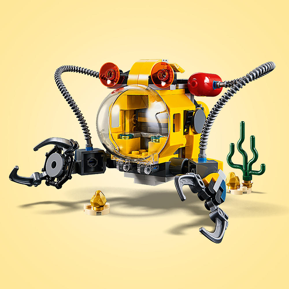 Underwater sales robot lego