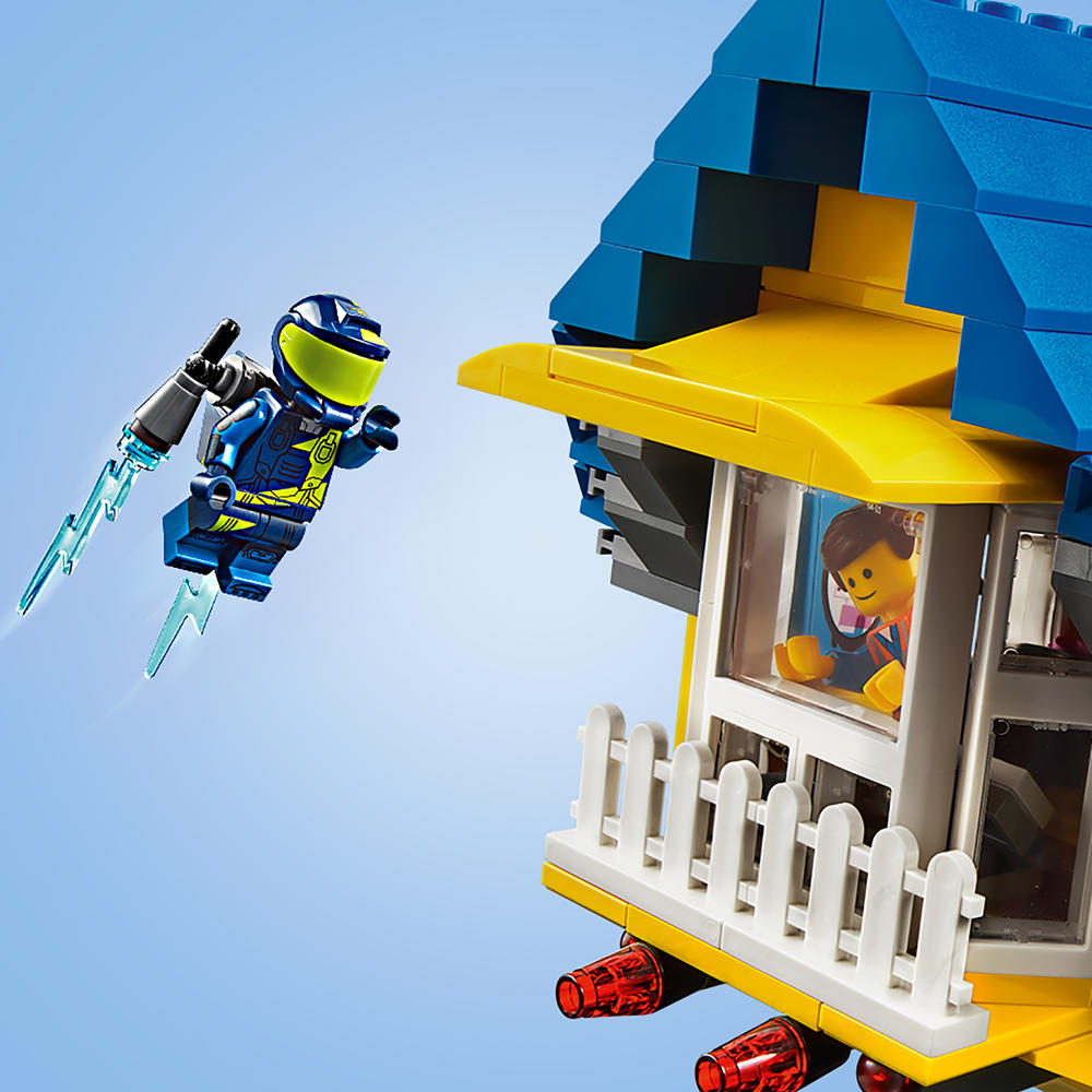LEGO MOVIE 2&#8482; Emmet&#8217;s 2-in-1 Dream House and Rescue Rocket