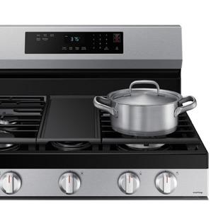 Samsung NX60A6311SS/AA 30" 6.0 cu.ft. Stainless Steel Gas Range with 5